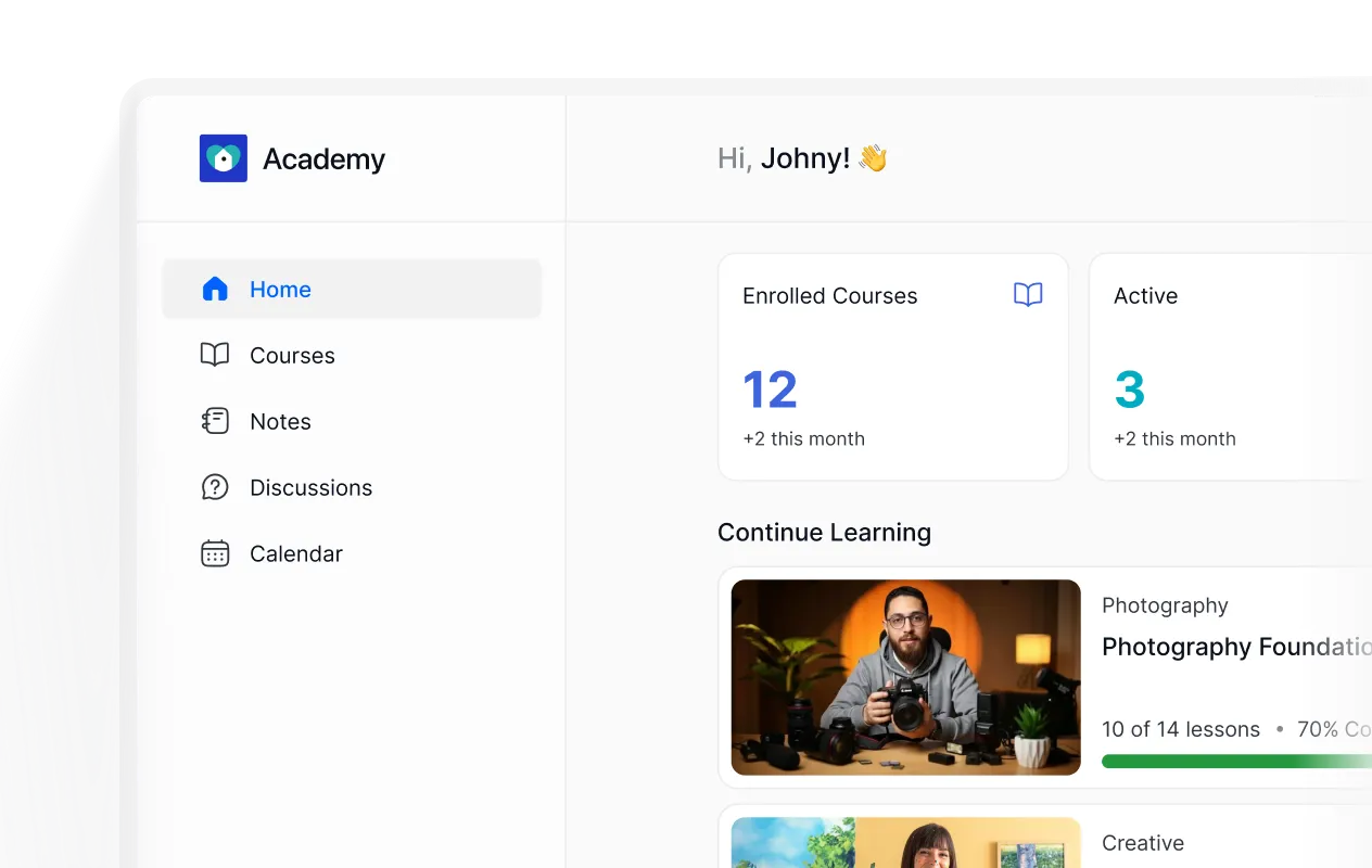 Student dashboard interface with a navigation sidebar and course statistics cards